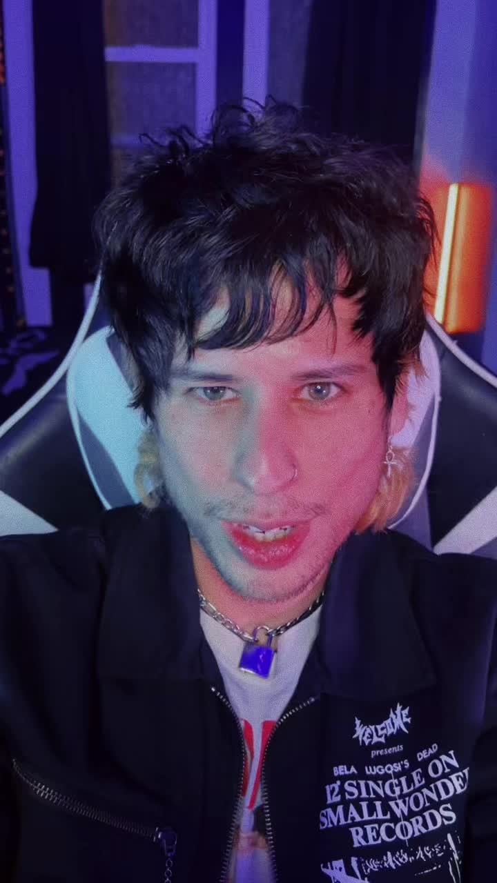 @🫵😹