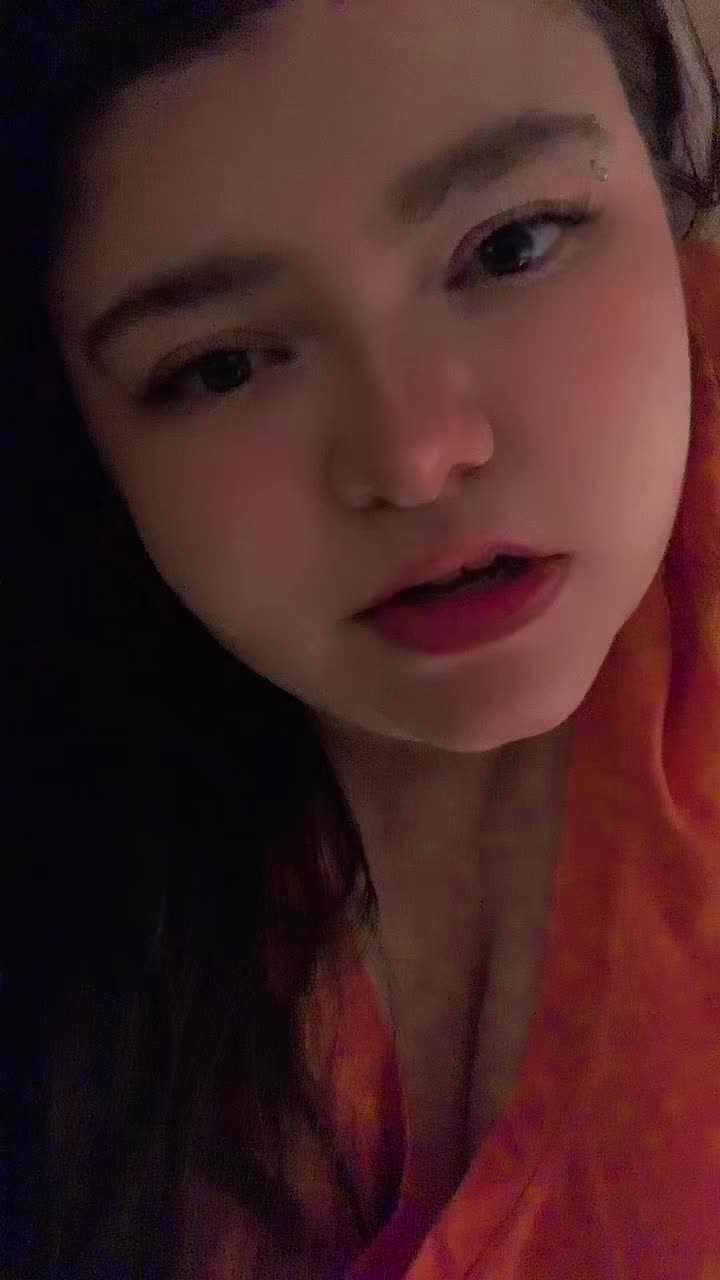 @FluffiBuniTushie