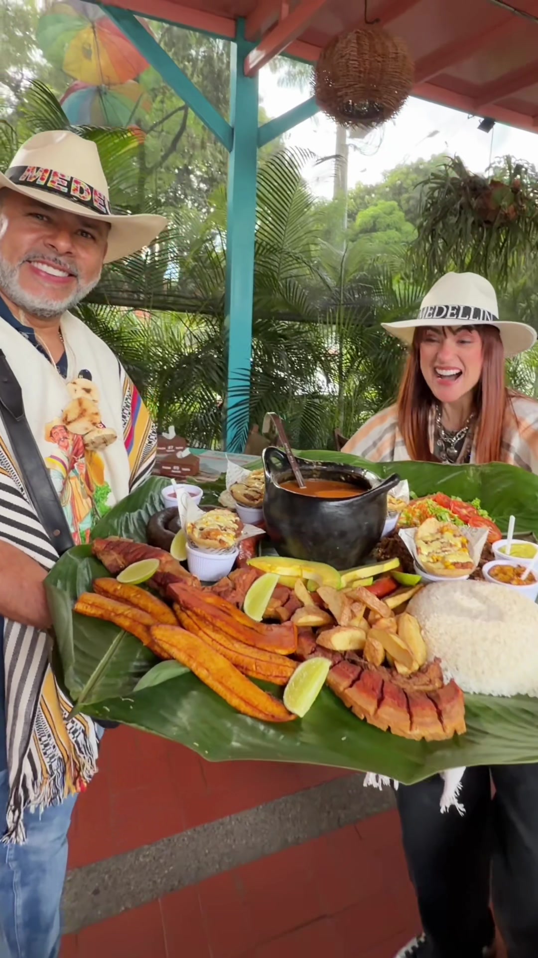 @LolaCarolaFood