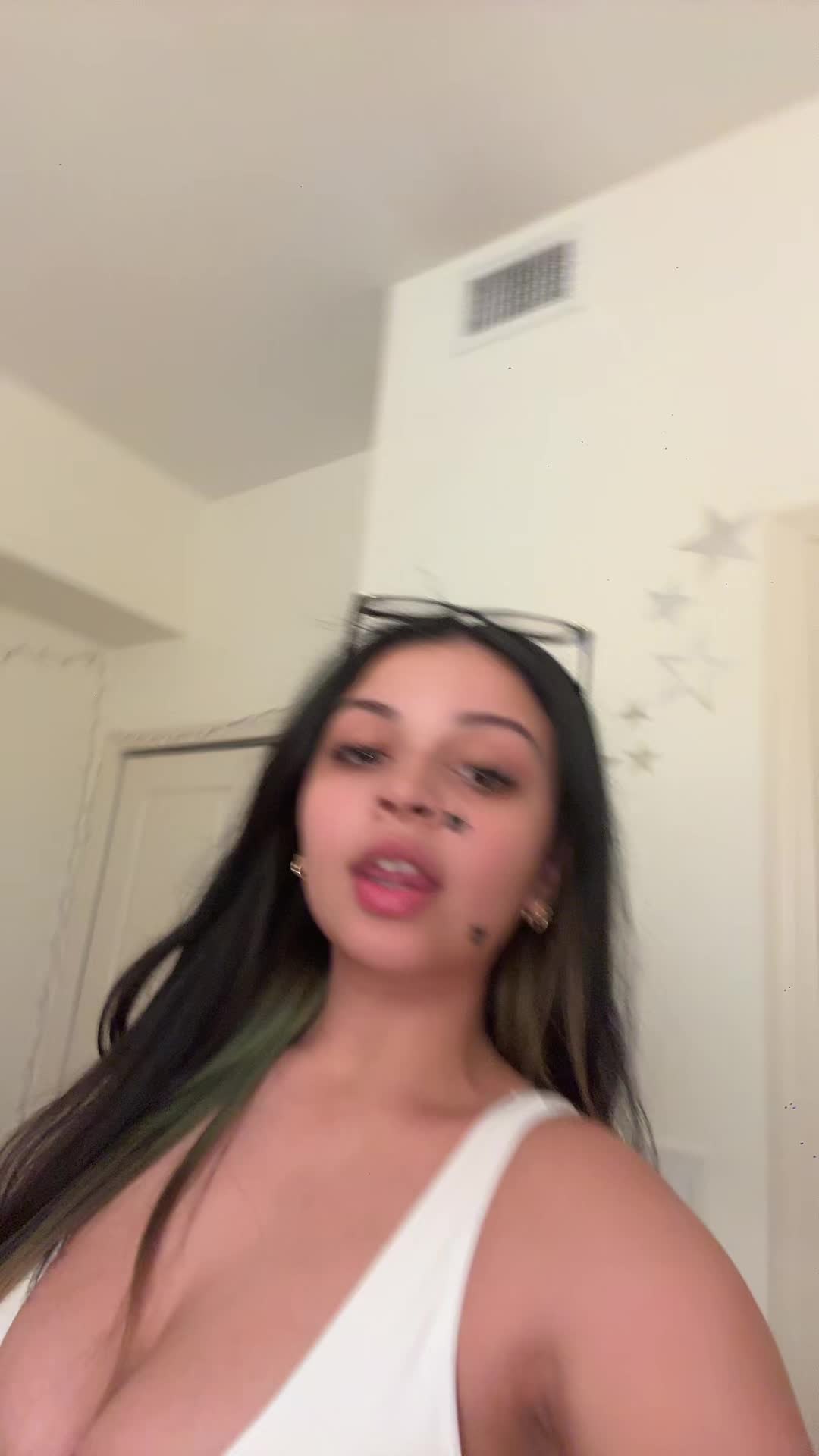 @valeriee