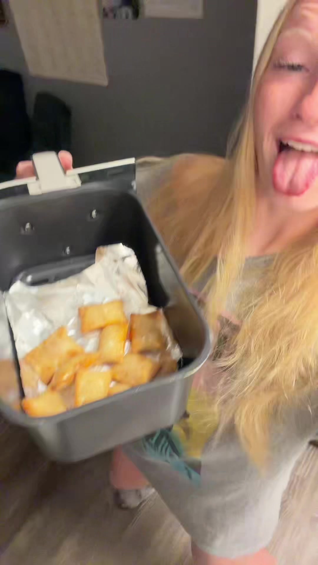 @kelsie