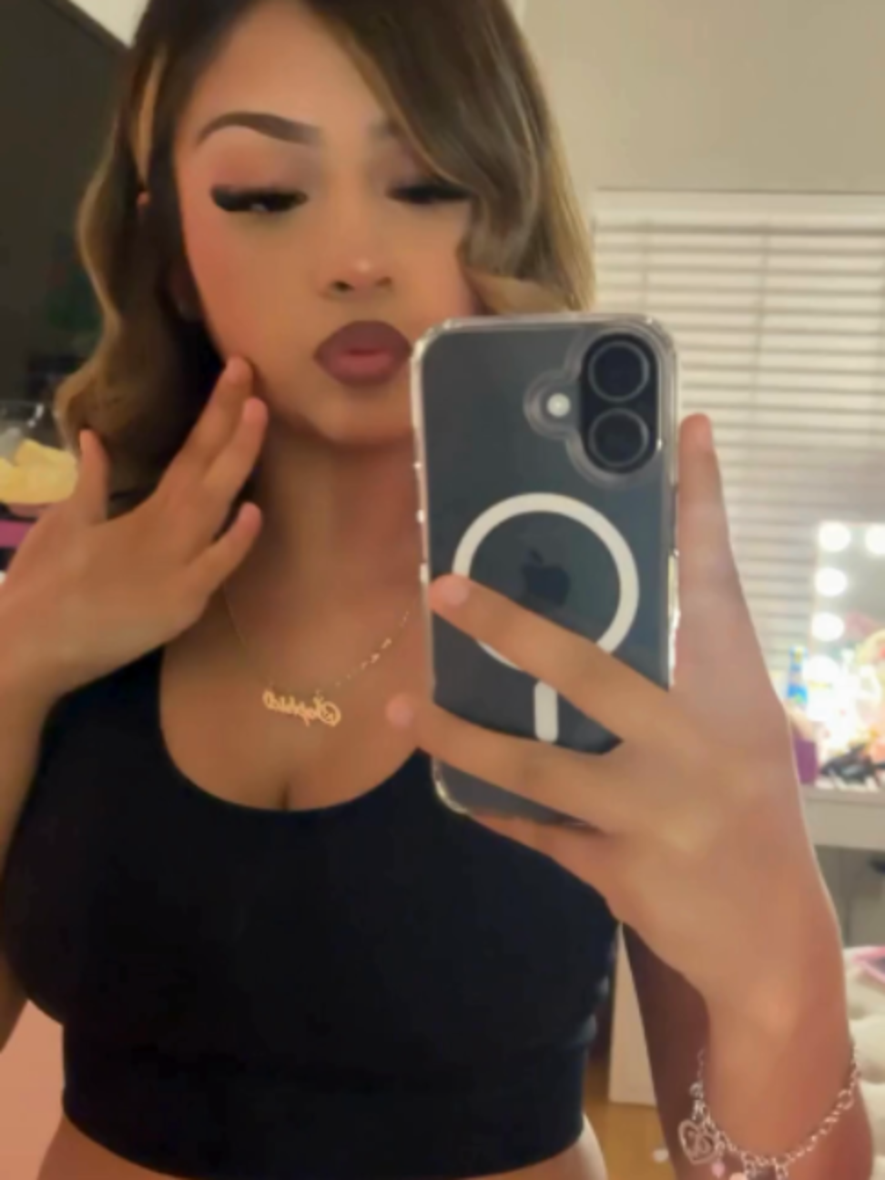 @️