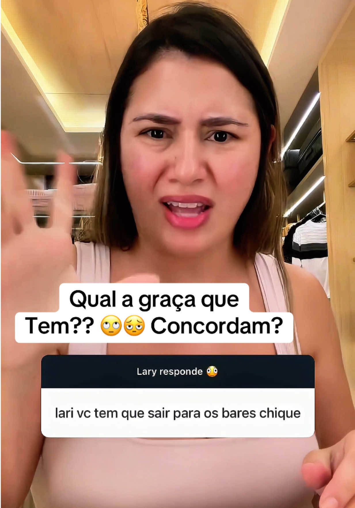 @laryiingrid01