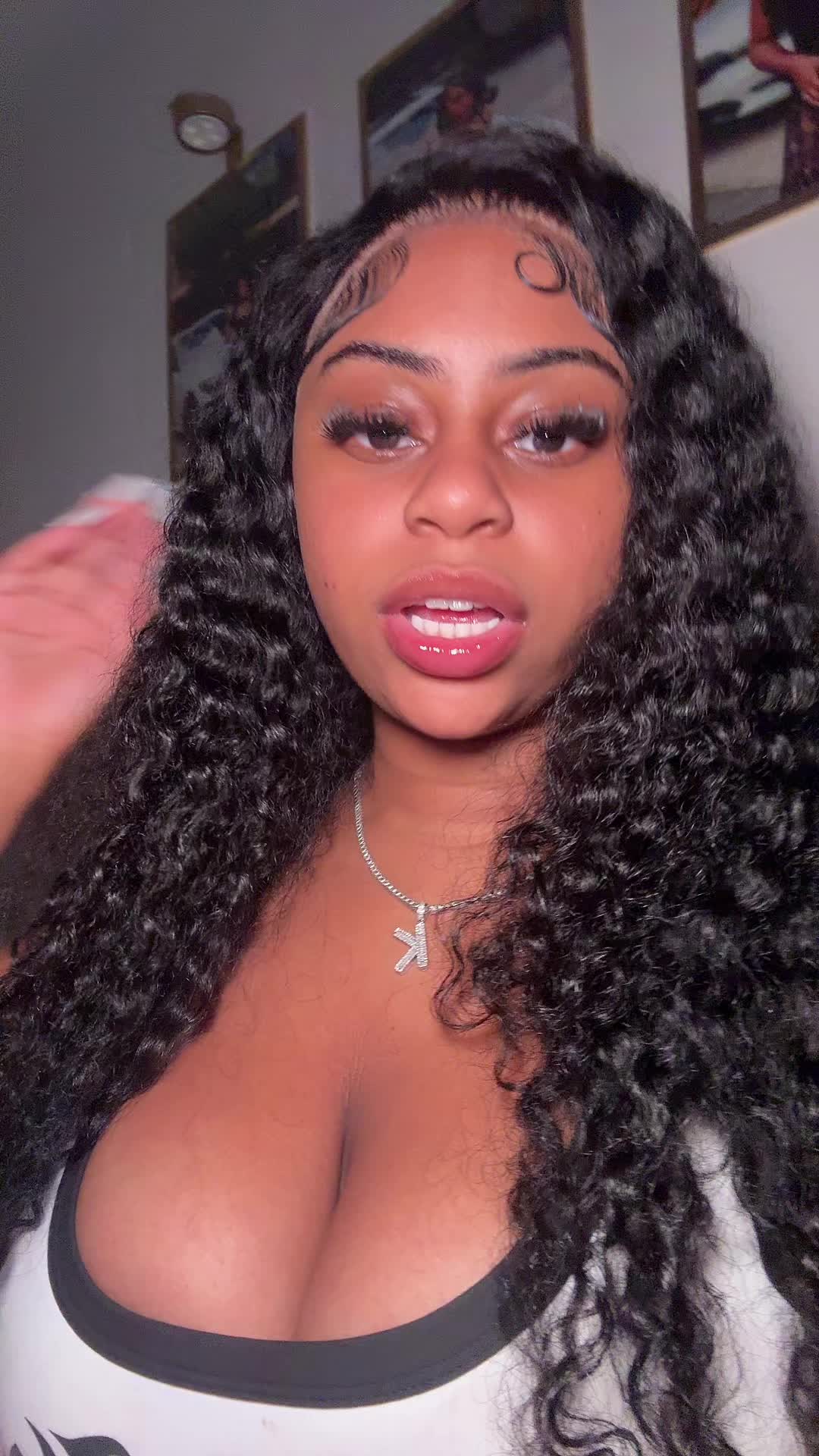 @Kaylalebomb ✨