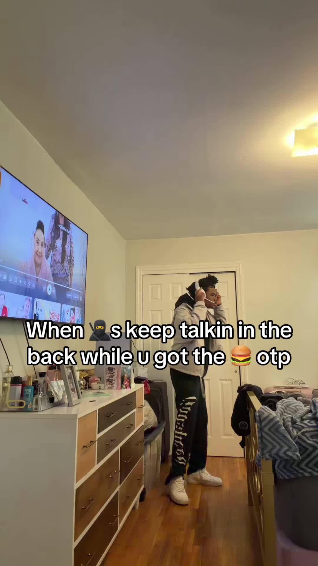@$B🦍