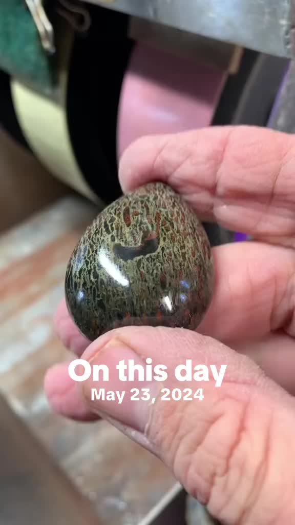 @✝️slytlyflawed lapidary✝️