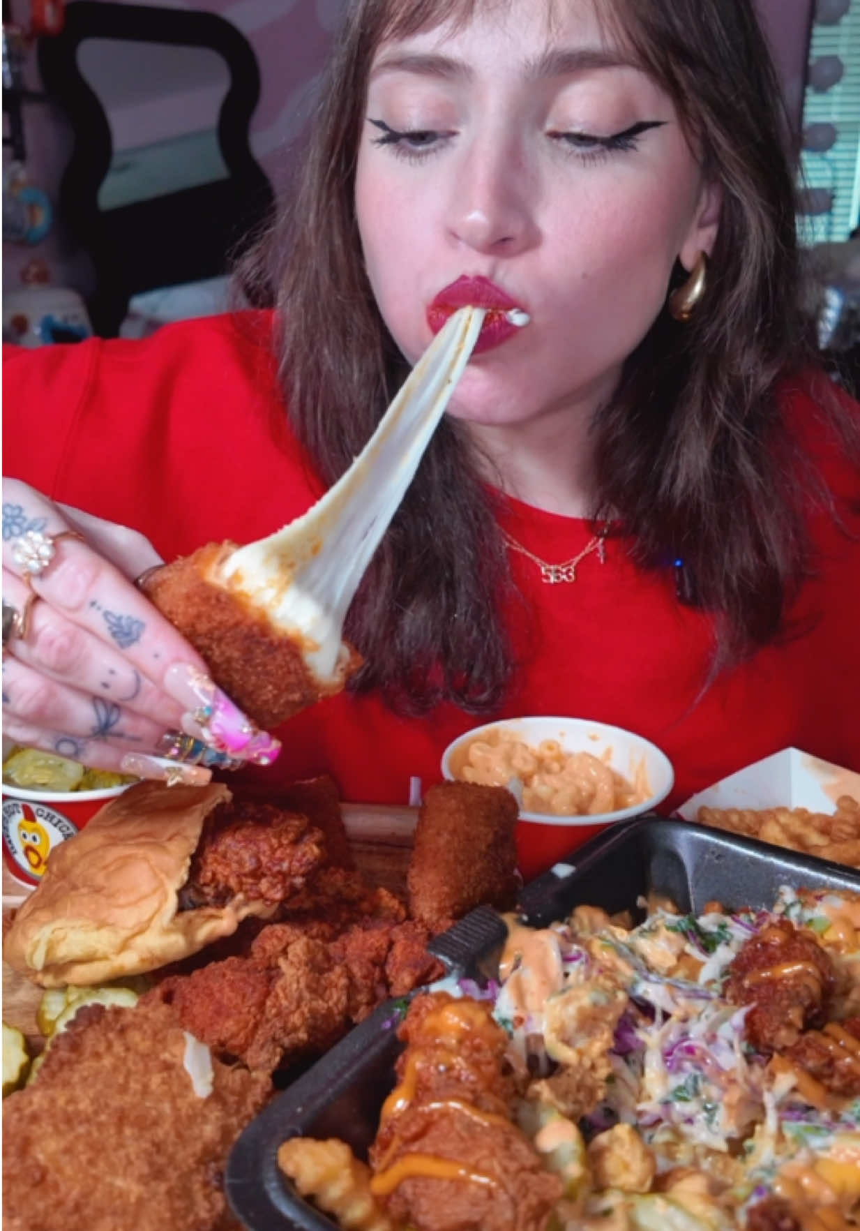 @hungryhungryhallie
