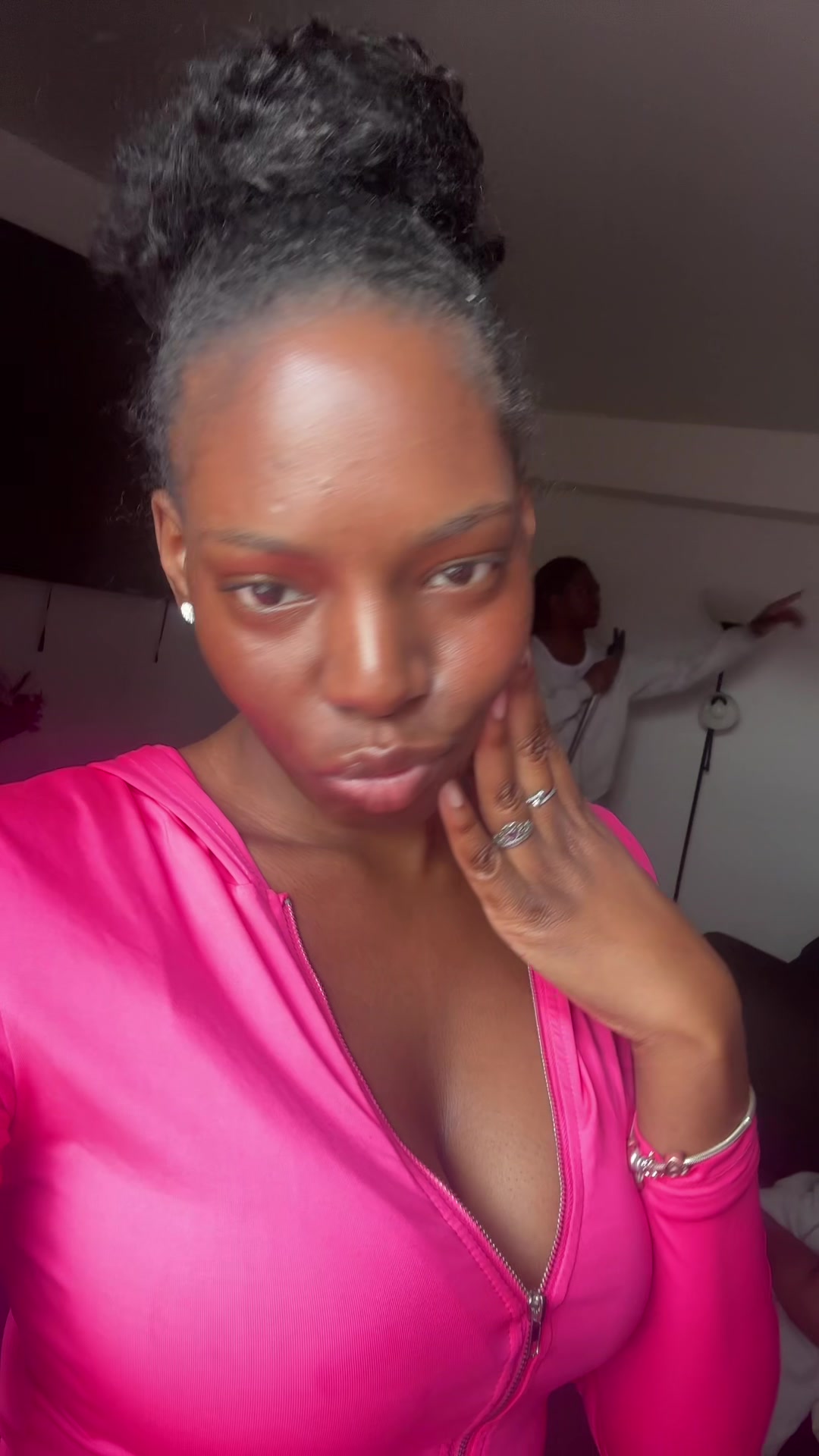 @Nia