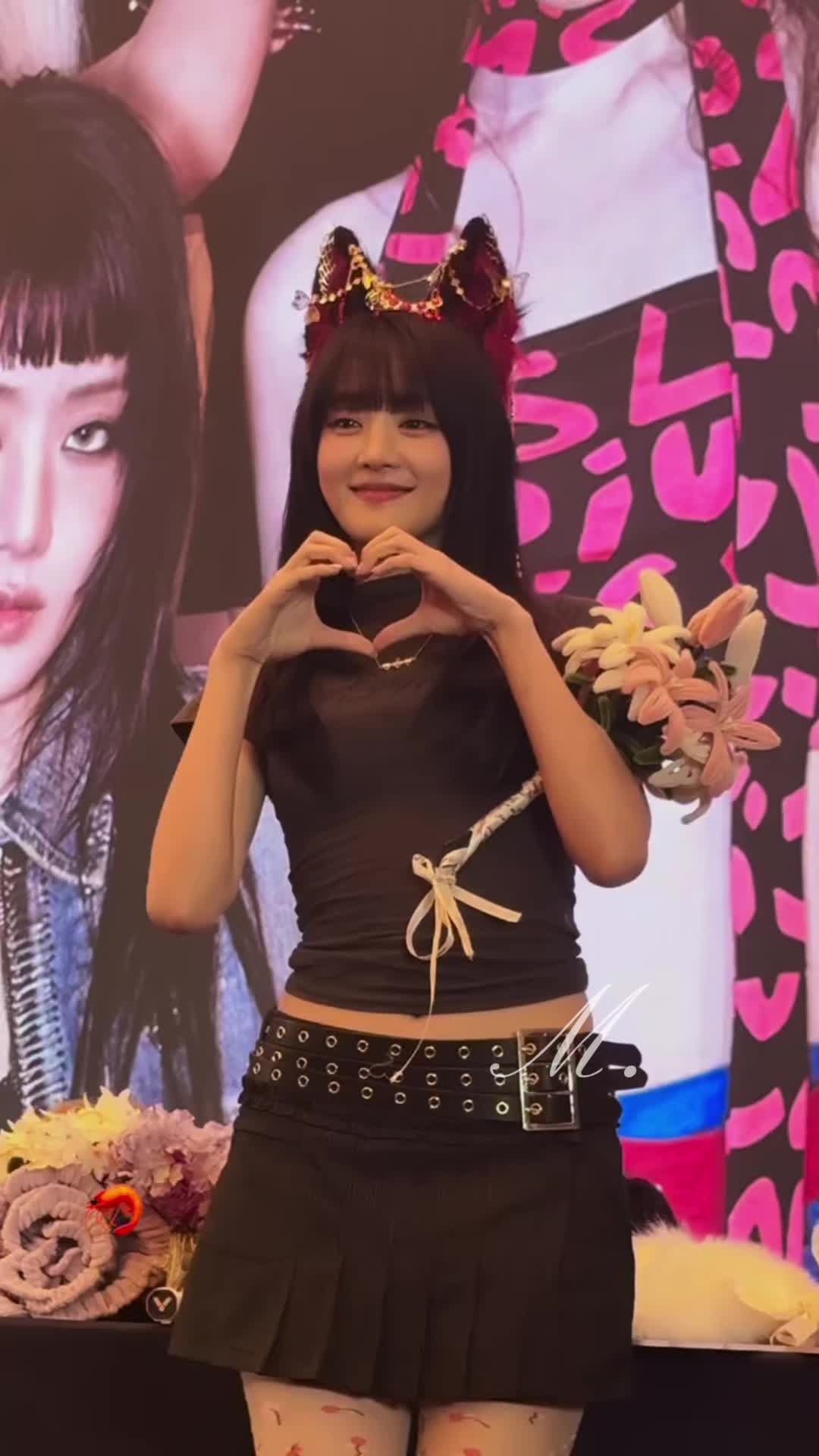 @𝑴.