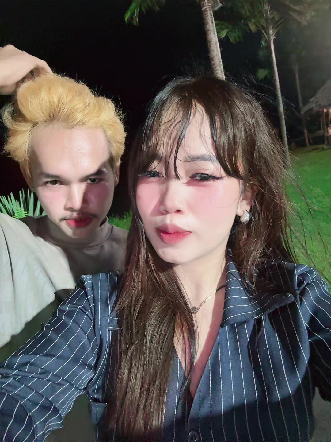 @KimHouy-គីម ហួយ💜