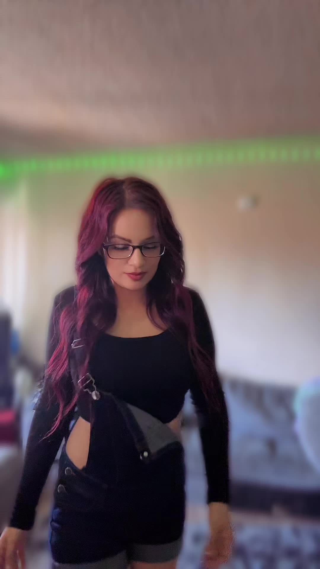 @KittynIza