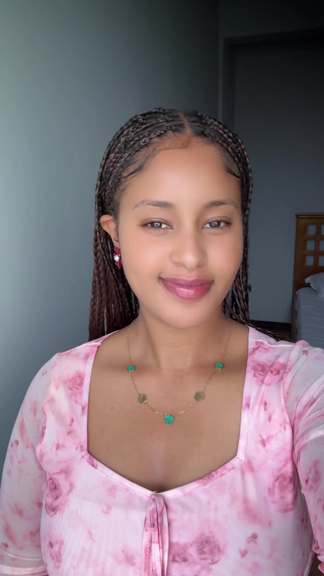@Bella (እ-ኑ)