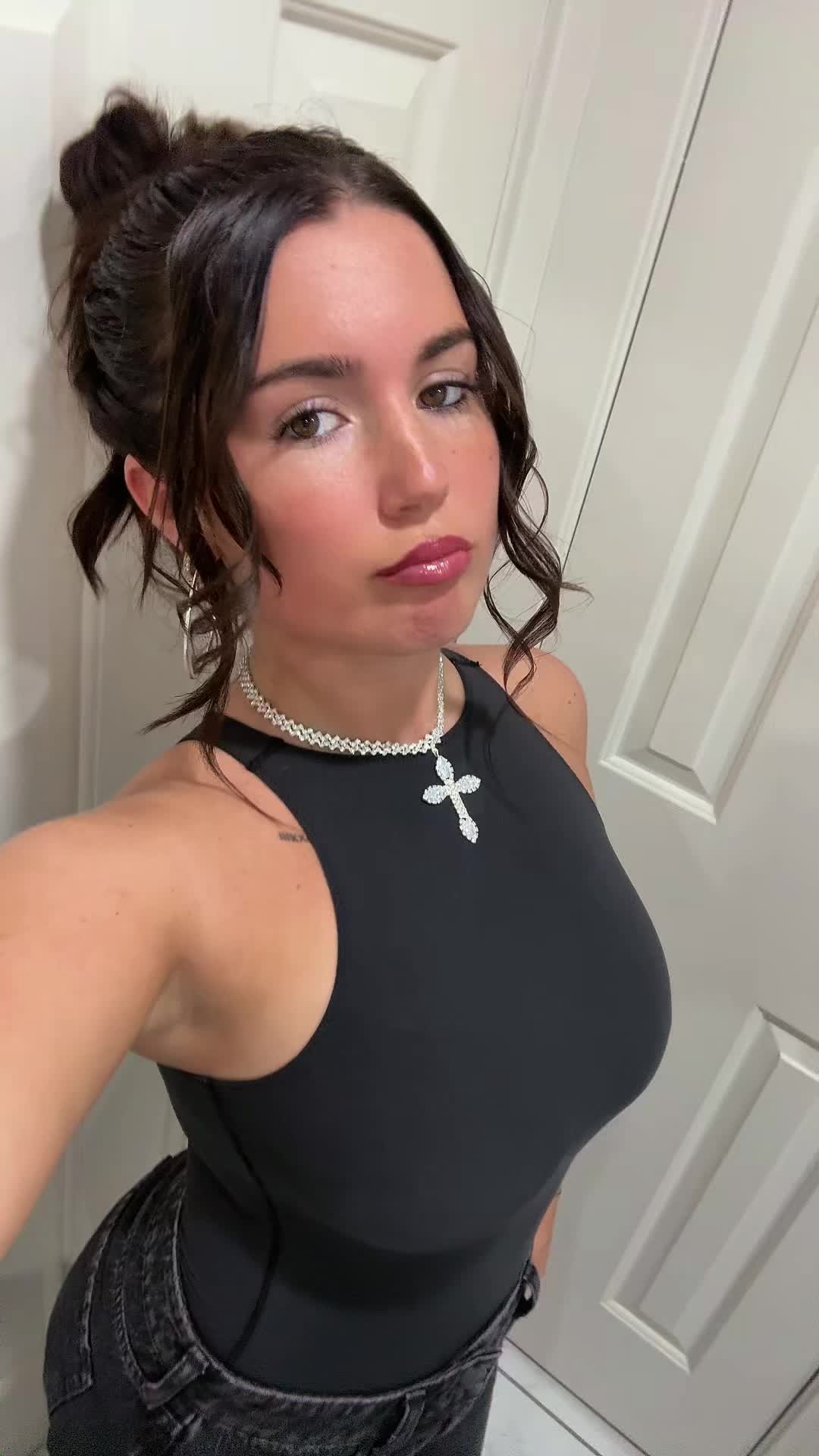 @bella