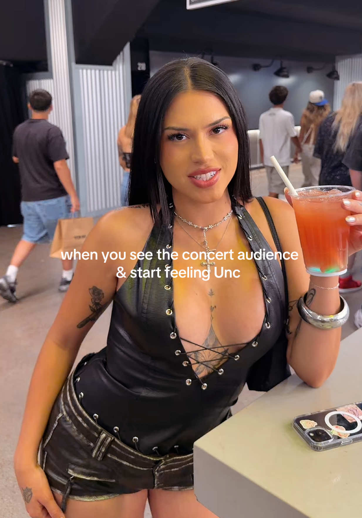 @Idania
