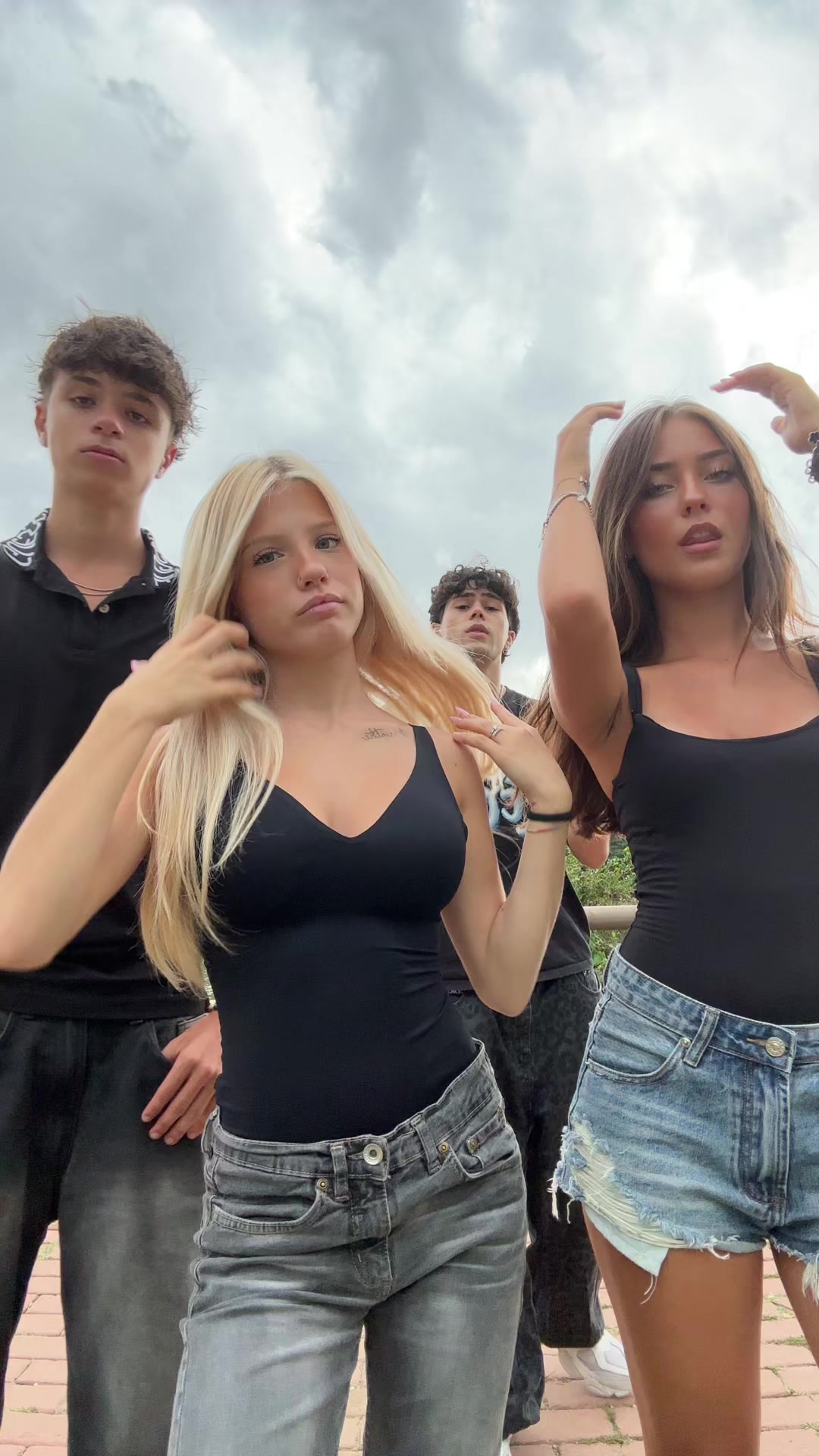 @vi