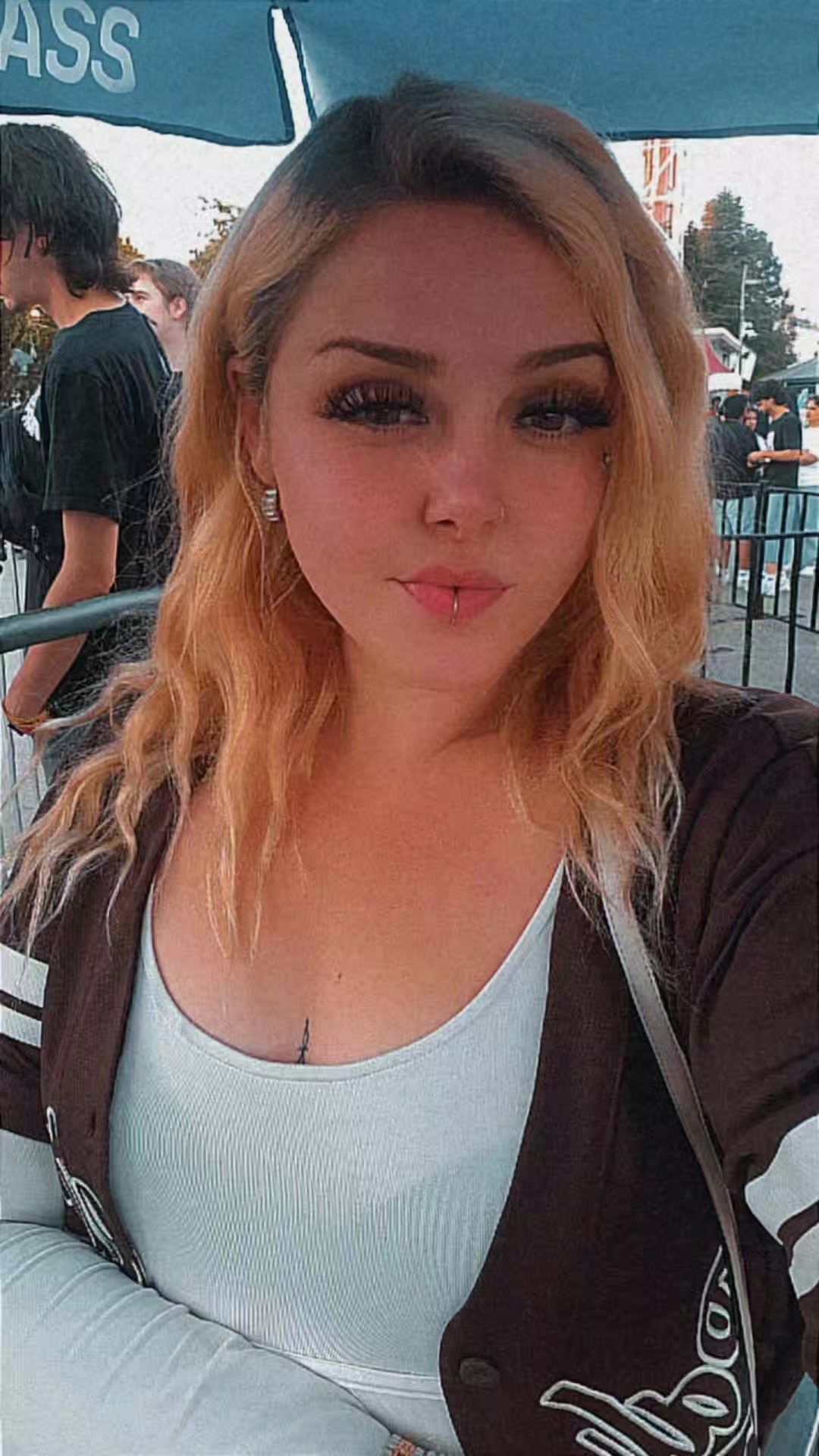 @DeeZee*