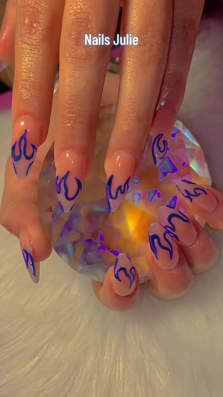 @NAILS JULIE