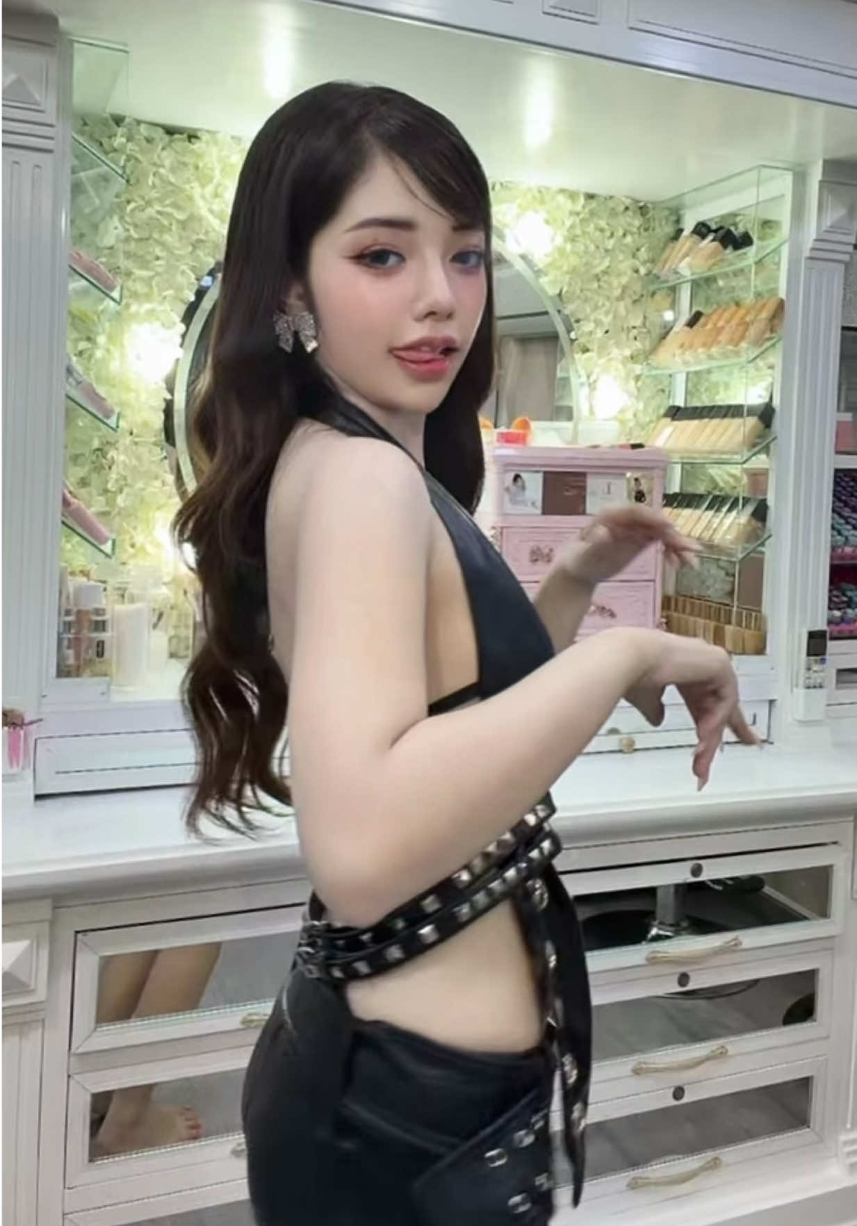 @Lyza Vong.🎀༘⋆˚