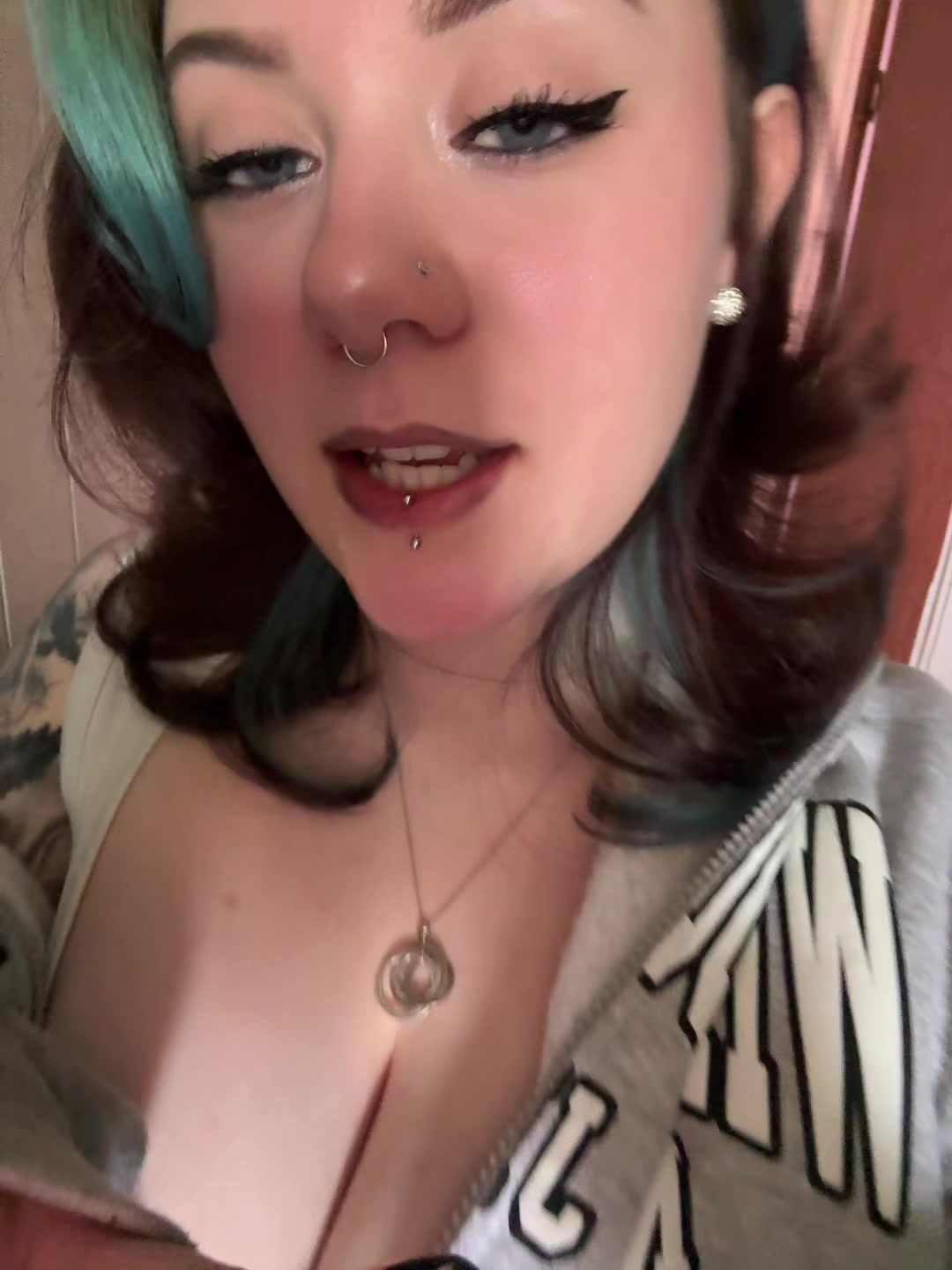 @teaganseniuk