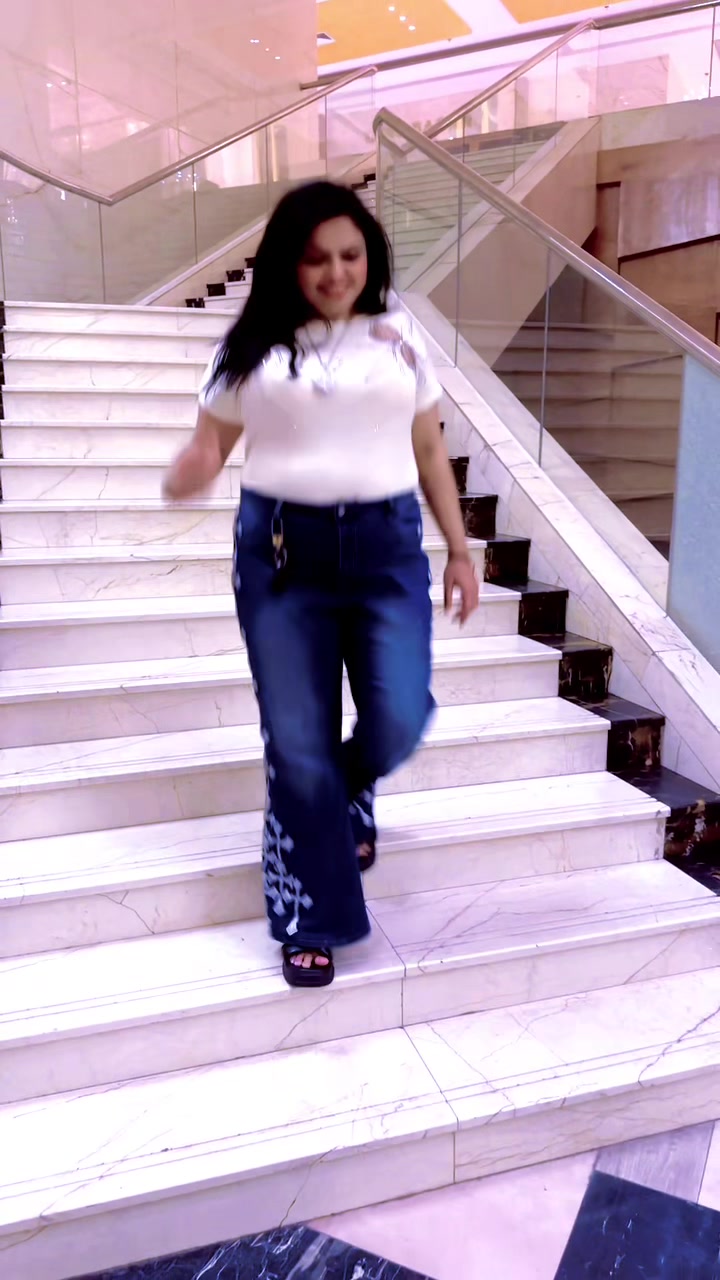 @queen of happiness