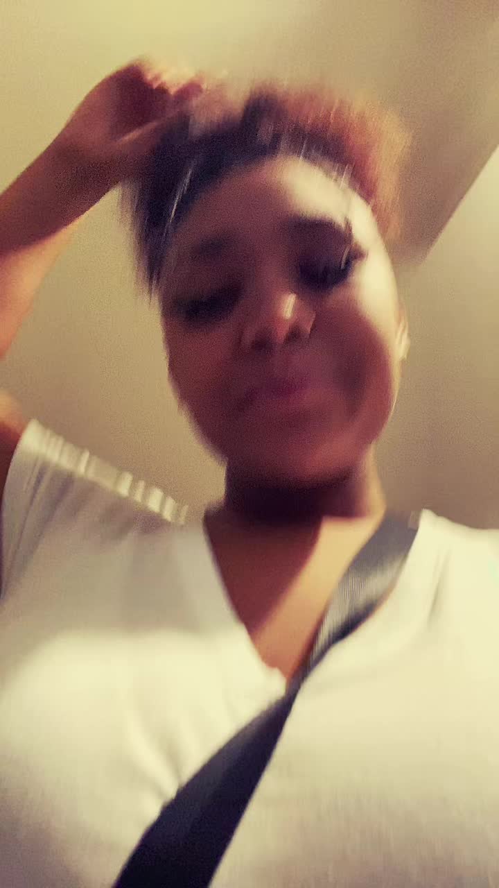 @prettyluh_.lightskin