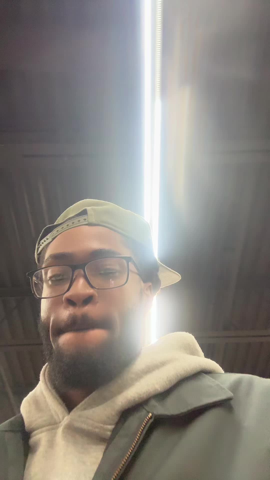 @Its_los
