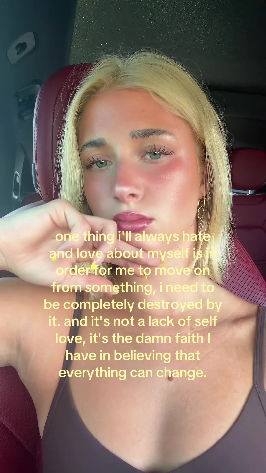 @theelliebarker