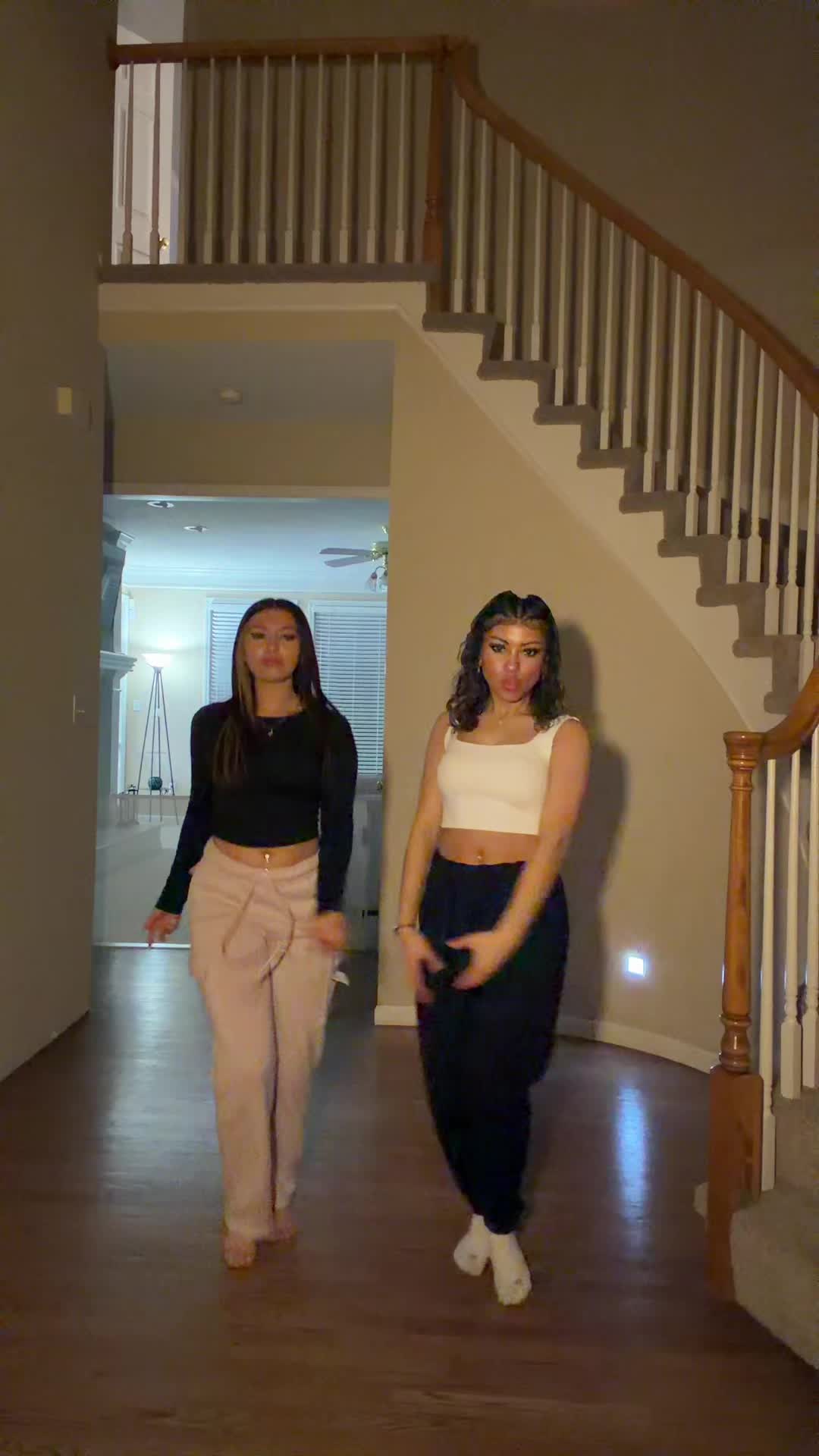 @laniahranaerose