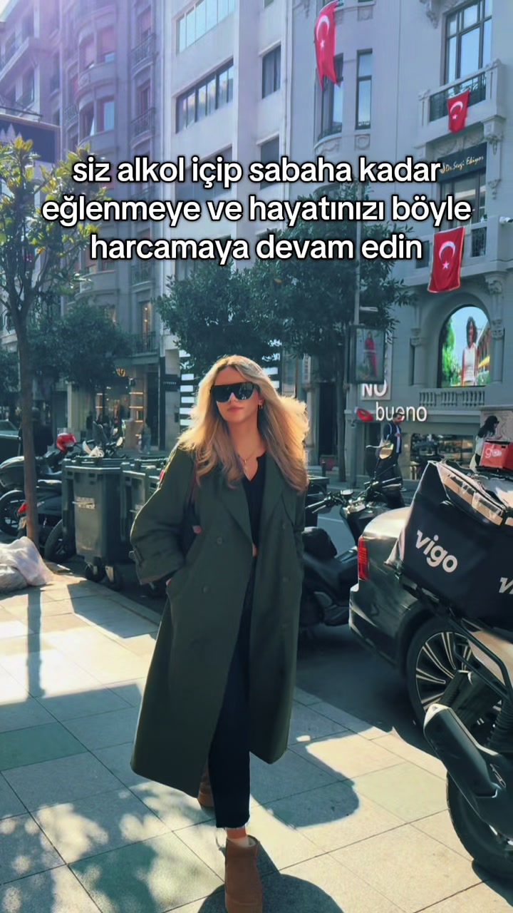 @ozgeeakyuz