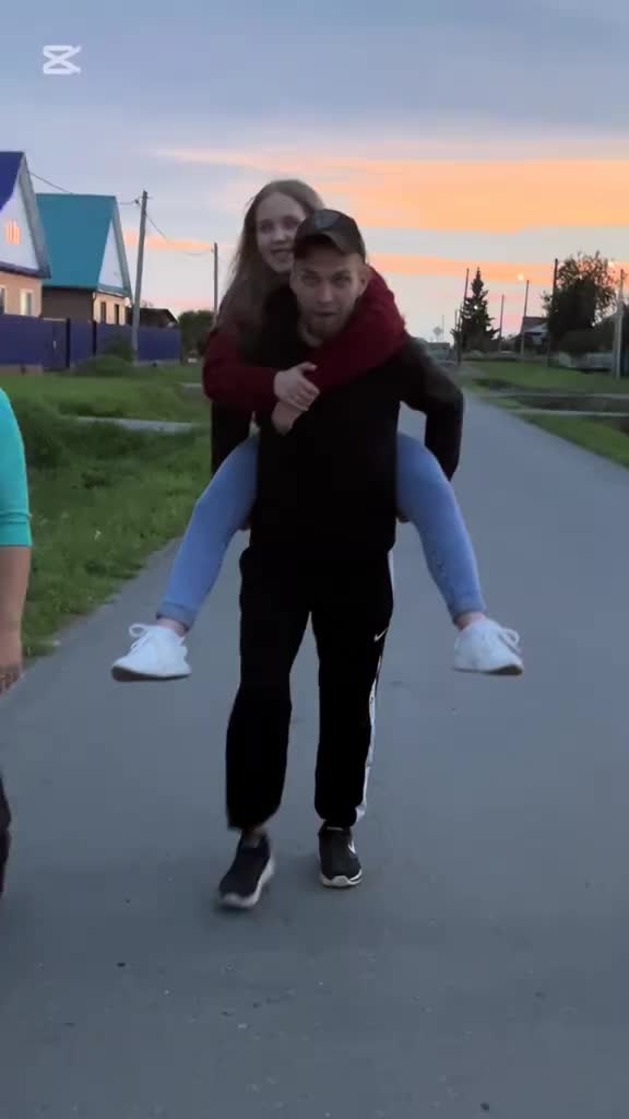 @Таньша