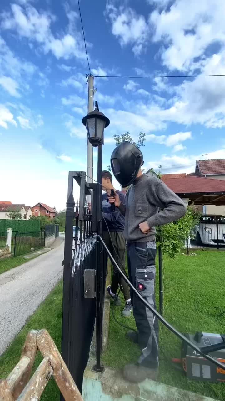 @Александар Александрић