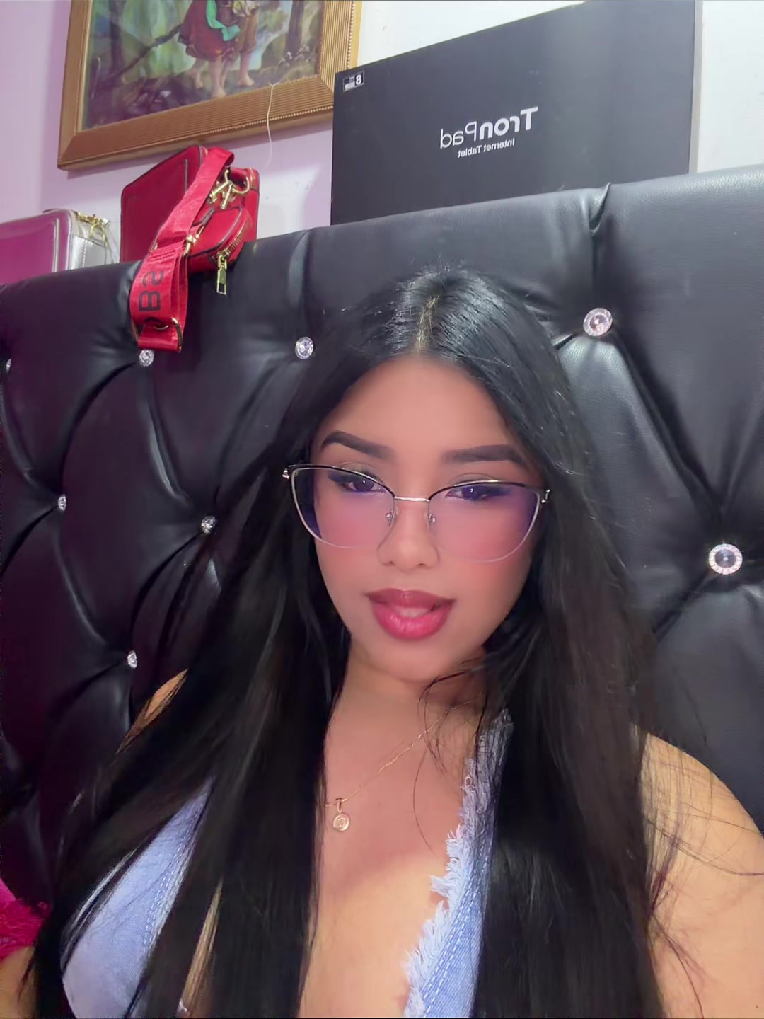 @Isisadarve