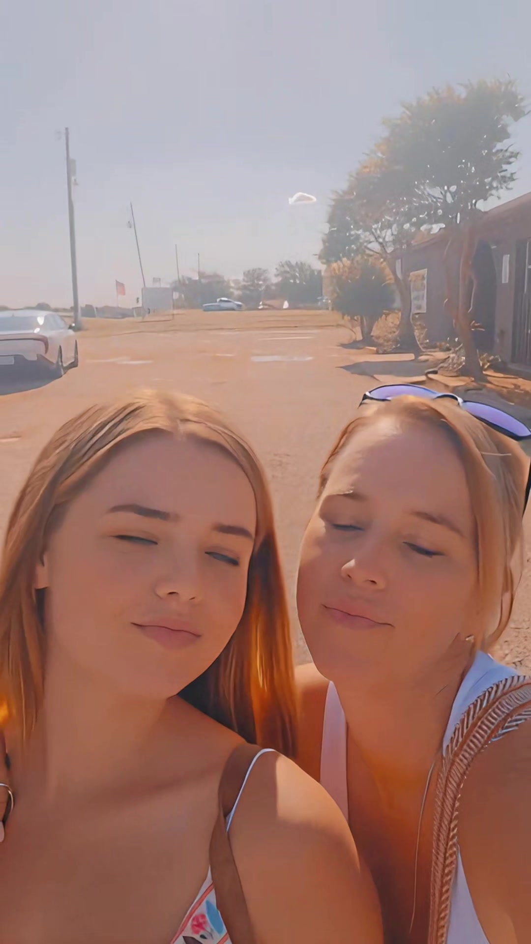 @JustMeLovingLife