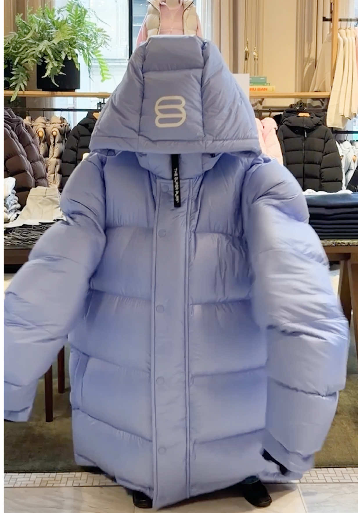 @Aritzia