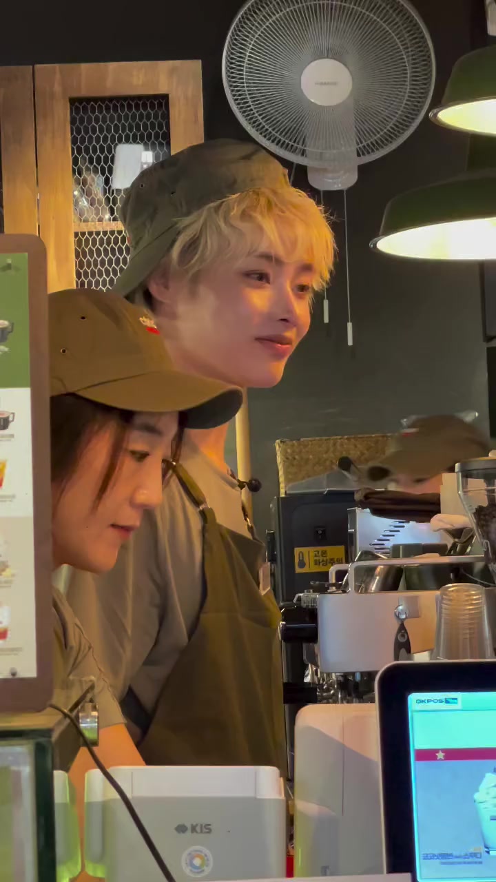 @𝐄𝐮𝐧𝐁𝐢𝐧𝐢𝐞.