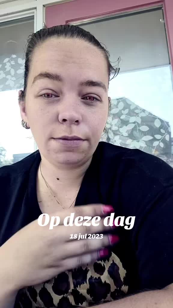 @xConhello
