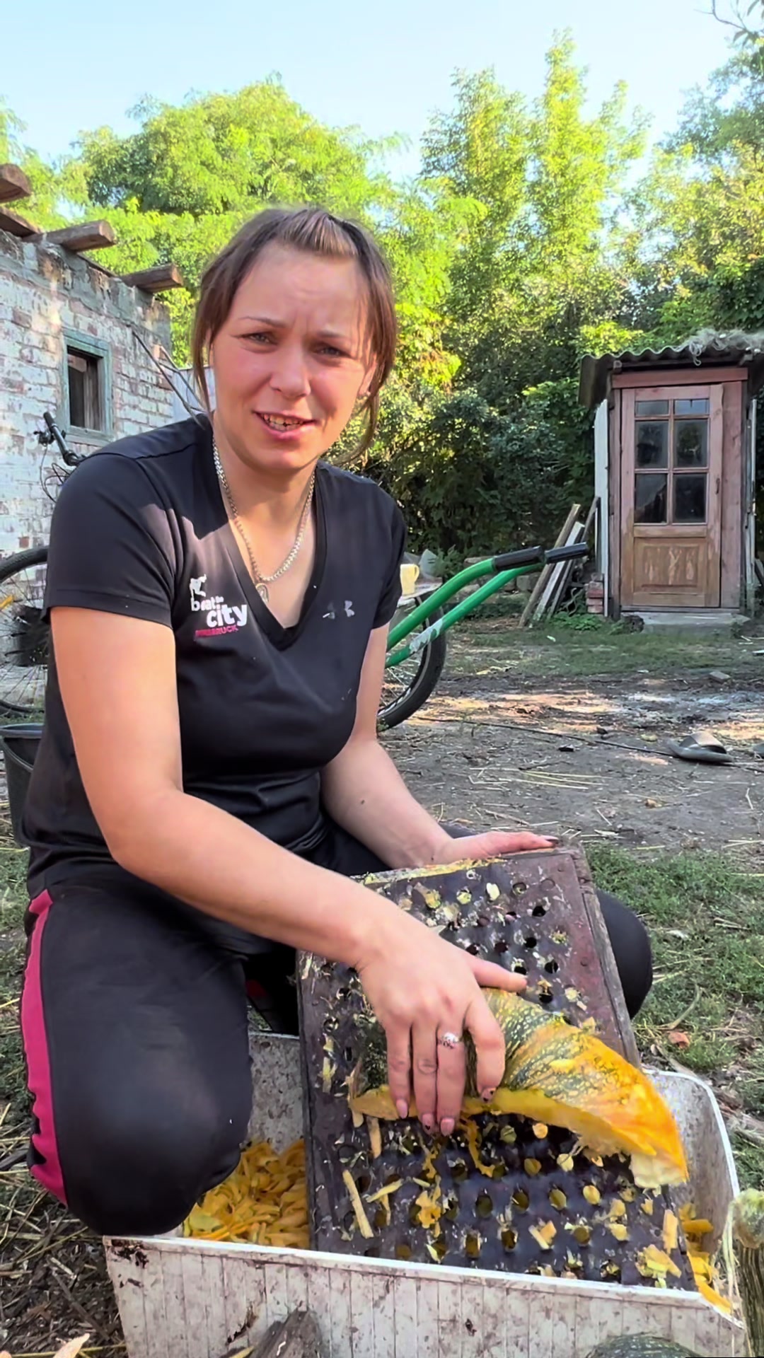 @дівчина з села