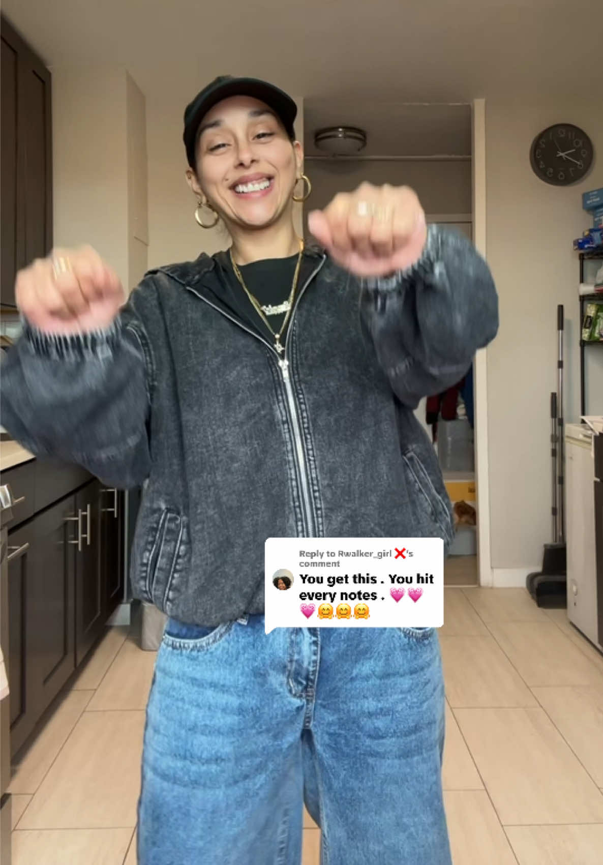 @momof4