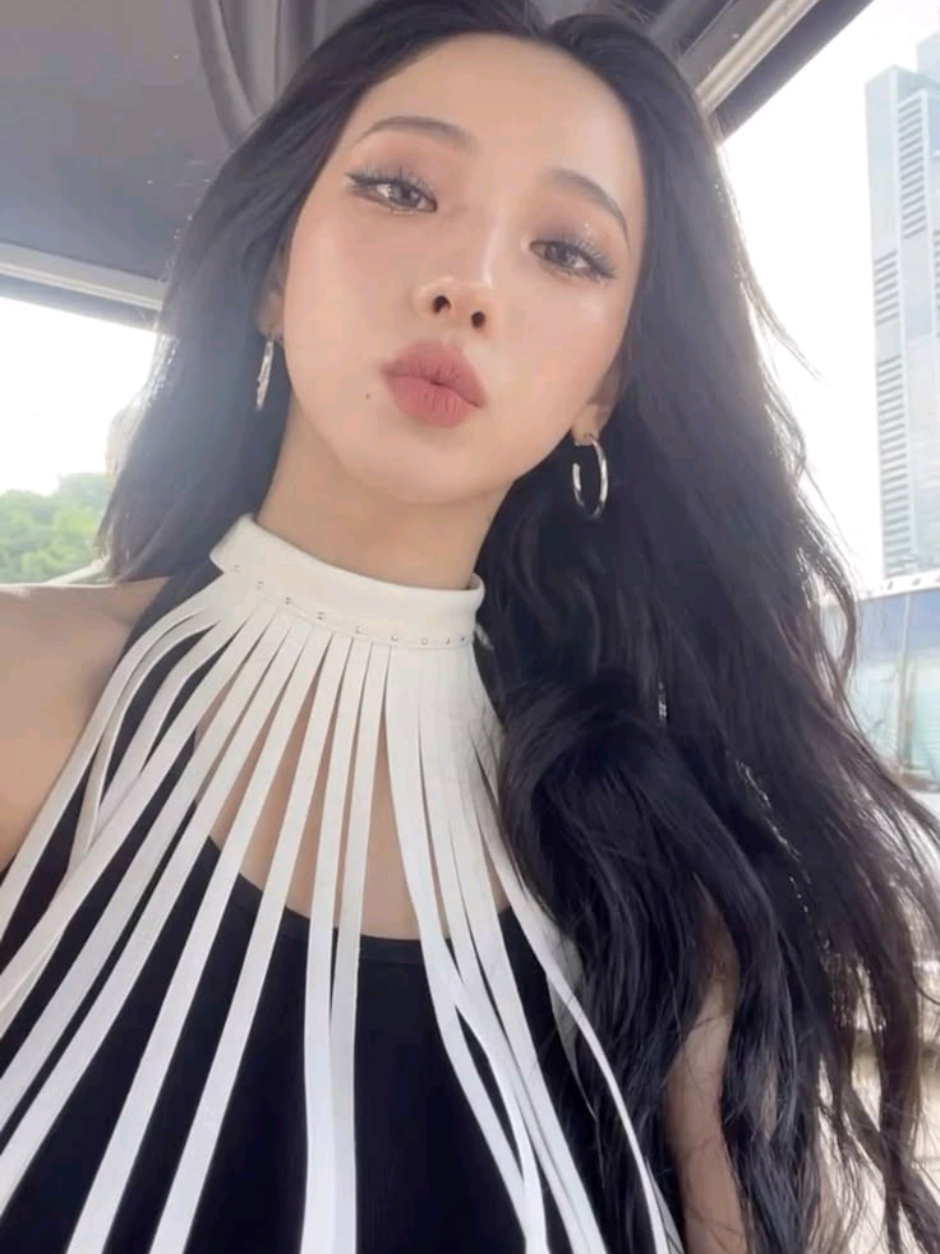 @𝕂𝕒𝕣𝕚𝕟𝕒 𝔾𝕒𝕥𝕚𝕥𝕠𝕤♡
