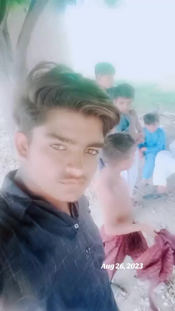 @Warisbhatti 333😡