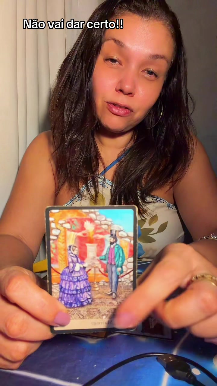 @Lívia 🪬🗝️💍📚💎🪬💒🥂✨🌹🌟