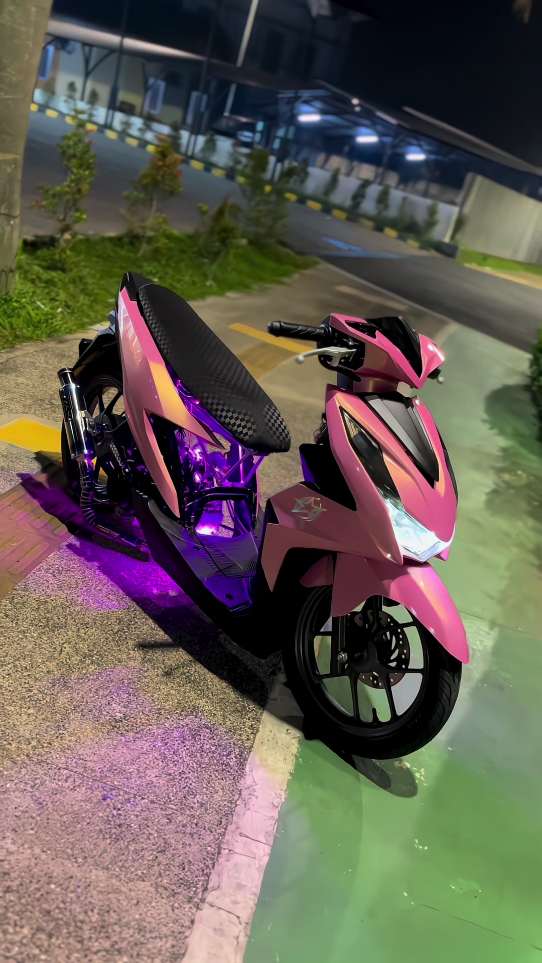 @𝔞 𝔠 𝔥 𝔞 𝔞