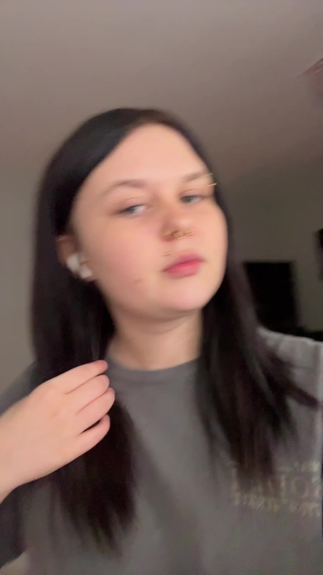 @ella018329