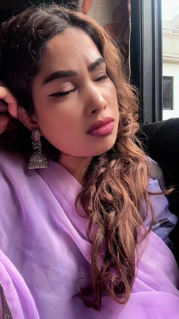 @Shreya🌒