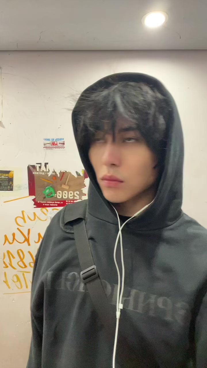 @𓂀