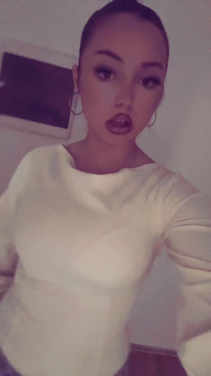 @Yllza