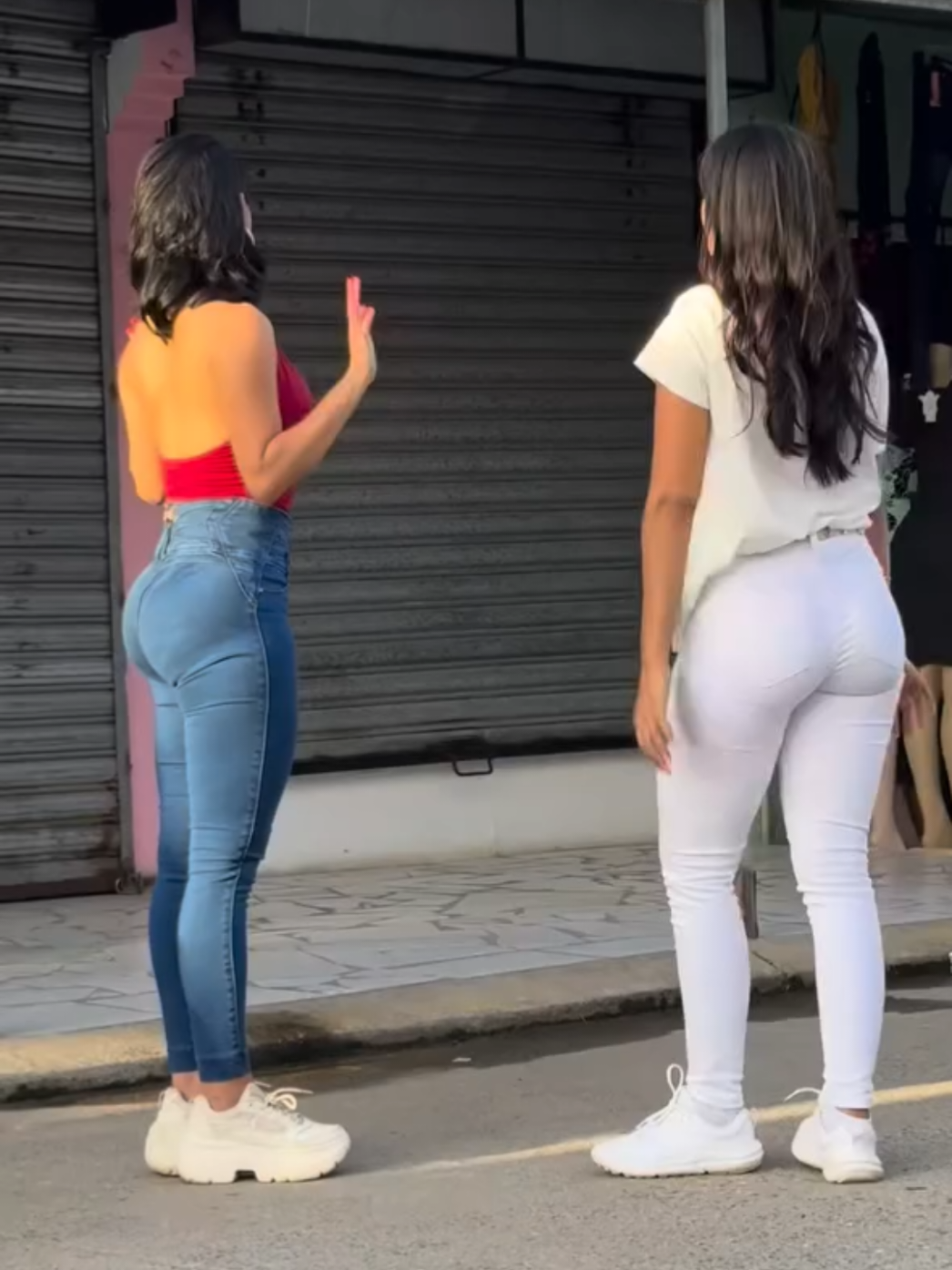 @Brenda Sernaque Fuentes