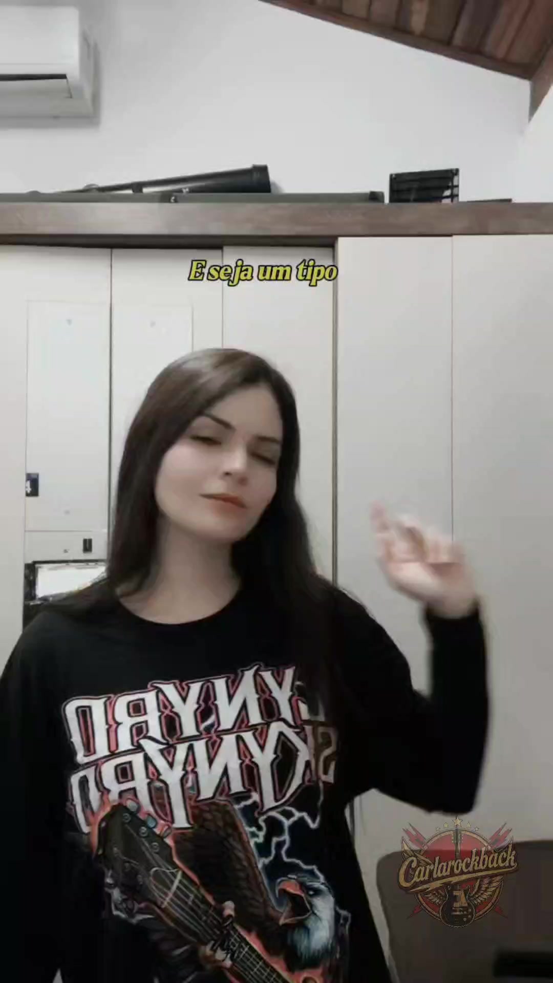 @𝑪𝒂𝒓𝒍𝒂𝑹𝒐𝒄𝒌𝑩𝒂𝒄𝒌