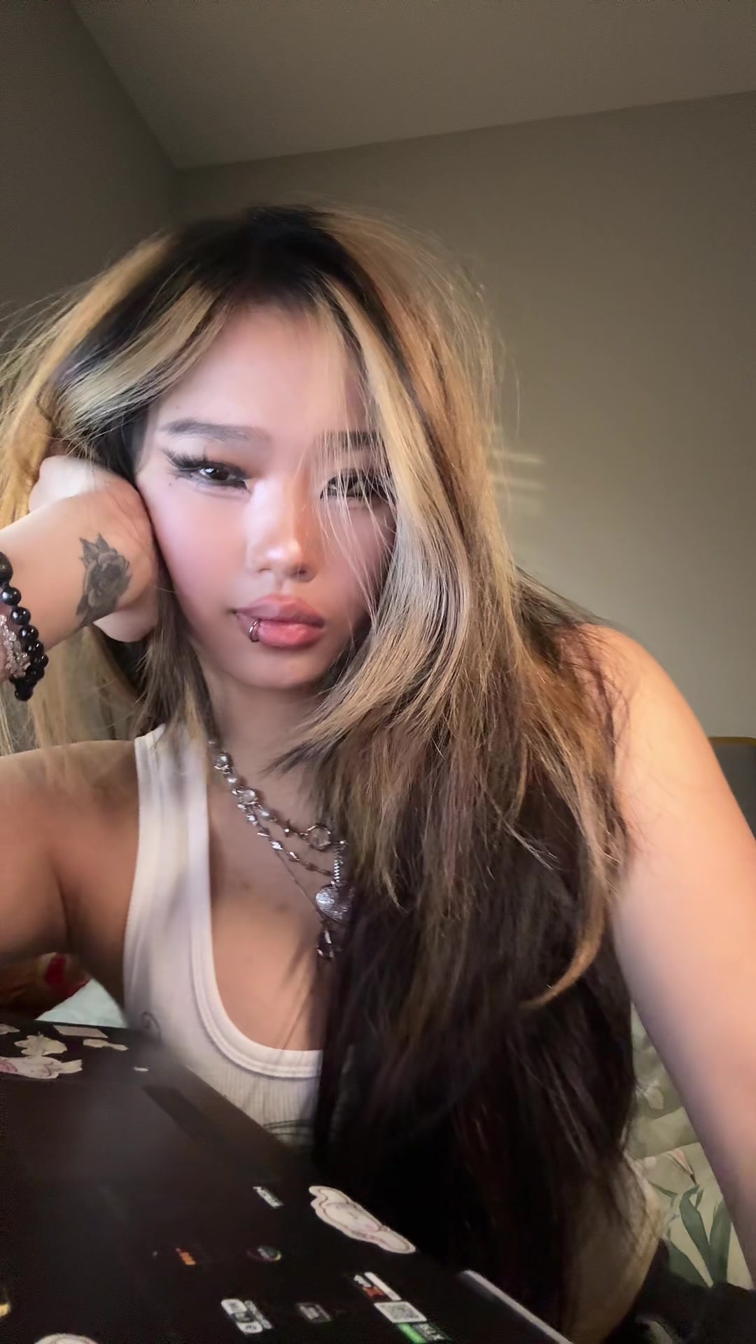Annie Zheng ( cellow111) Urlebird
