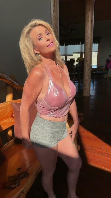 @Yoursexybree